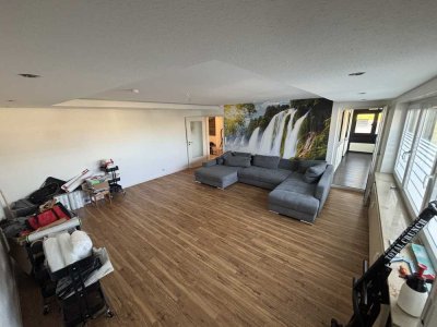 Wohnung mit zwei Zimmern sowie Balkon und EBK in Winnenden