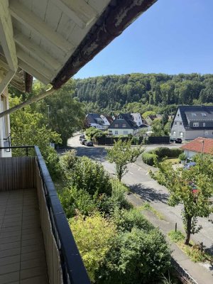 Wohnen mit Weitblick: 4-Zimmer-Wohnung  mit Gartenanteil & zwei Balkonen in Top-Lage  in Marburg