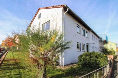 Familienfreundliches Reihenendhaus mit zwei Wohneinheiten in ruhiger Lage von Zuffenhausen- Erbpacht