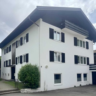 Schöne Dachgeschosswohnung in zentraler Lauflage
