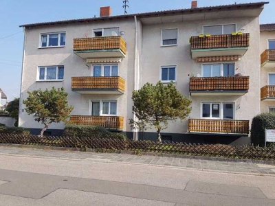 Schöne 3 Zimmer Wohnung mit Balkon