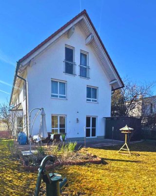 Vollmöbliertes Traumhaus mit Garten, 6 Zi., 3 Bädern – ideal für Familien & Expats!