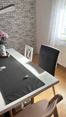 Große 4-Zimmer-Wohnung im 1. OG mit EBK & großer Loggia in Frankweiler