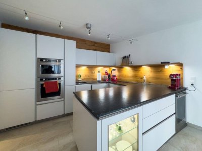 HOCHWERTIGE 2-ZIMMER-WOHNUNG IN HALLEIN