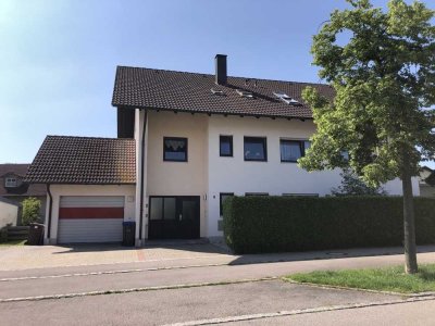 Großzügige 4,5-Zimmer-Wohnung mit Garten und Balkon in Aichach