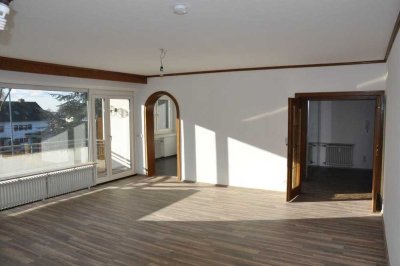 Penthouse 4-Zimmer-Wohnung in Holthausen mit Süd-Balkon und Garage