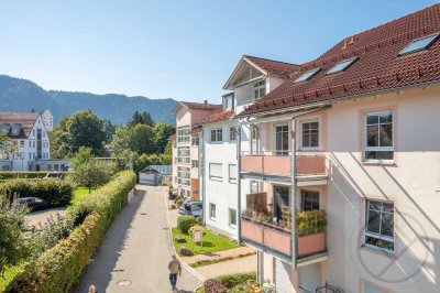 Sie sind über 60 Jahre und benötigen kein Auto mehr? Seniorenwohnung mit Balkon und Alpenpanorama