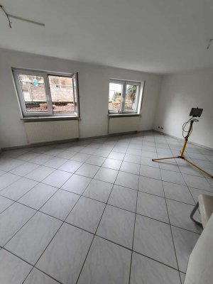 Helle 2-Zimmer-SouterainWohnung in Ettlingen-Schöllbronn incl Küche