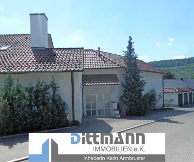 4 - Zimmer Maisonette-Wohnung mit Balkon und separatem Zugang in Ebingen