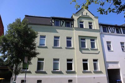 Hübsche  Zweiraumwohnung mit Balkon und EBK !