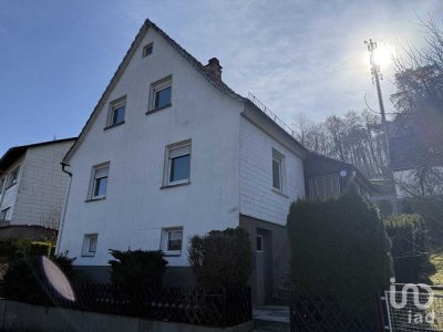 Charmantes Einfamilienhaus in Hartenrod mit Potenzial und unverbaubarem Panorama