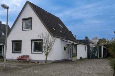 Charmantes Haus mit Gartenparadies – Platz für die ganze Familie