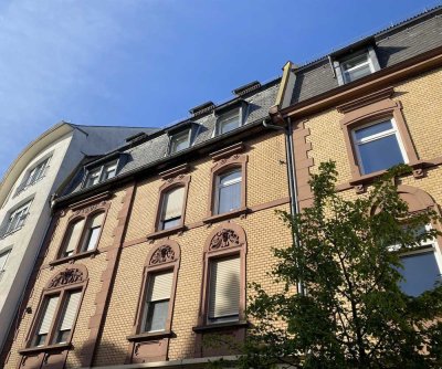 Helle 3-Zimmer-Wohnung mit Einbauküche in ruhiger Lage in Frankfurt