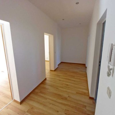 *** Teilsanierte 2-Raum-Wohnung in Chemnitz Lutherviertel ***