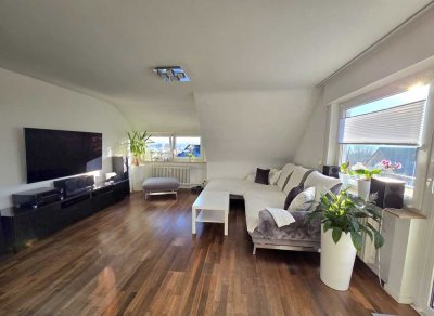 Helle 3–4 Zimmer Wohnung mit Kamin, Südbalkon & Blick über Stuttgart
