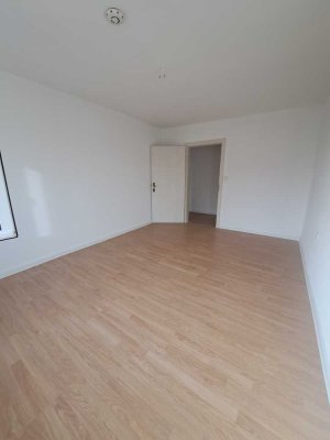Erstbezug nach Sanierung: 2,5-Zi.-Wohnung im 2. OG in Zerbst/Anhalt