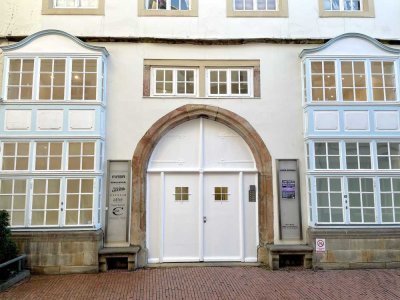Historisches Wohn- und Geschäftshaus in 1A Lage der Osnabrücker-Altstadt mit Rathausblick!