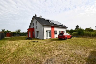 Neuwertig mit Gestaltungsfreiraum – Effizienzhaus in Hohenkirchen nahe dem Wangermeer