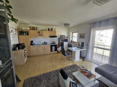 Sonnige Kapitalanlage mit Balkon: Gepflegte 2-Zimmer-Wohnung in ruhiger Lage von Regen