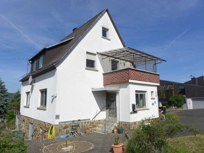 Gepflegtes Einfamilienhaus in traumhafter Aussichtslage