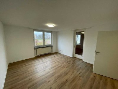 KL - Nord, 3 ZKB mit Stellplatz und Balkon "RENOVIERT"