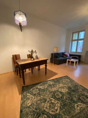 Geschmackvolle 2-Raum-Hochparterre-Wohnung mit Balkon und Einbauküche in Potsdam