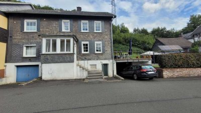 Fachwerkhaus mit fünf Zimmern, Terrasse und Garten – Neunkirchen (Siegerland)