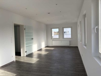 Helle, moderne 3-Zimmer-Wohnung in Bonn-Zentrum mit Küche und Stellplatz