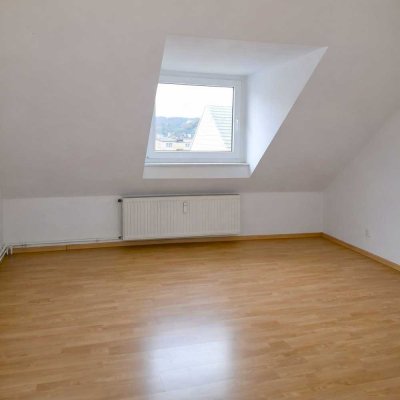 Charmante Dachgeschosswohnung in Duisburg-Duissern – Ihr neues Zuhause wartet!