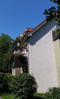 Grüne Lage am Stadtrand // 2-Zi.-ETW mit Terrasse und Tiefgarage