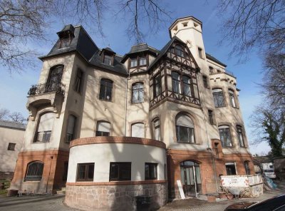 ** hochwertige 2-Zi-Wohnung mit Balkon - Platanenstraße 9 -direkt am Bergzoo**
