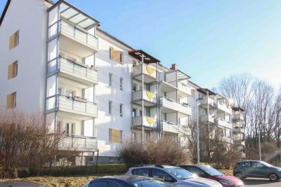 Bezugsfrei & frisch renoviert: Ruhige 2-Zi.-Wohnung mit Balkon, Außen und Gartenausblick