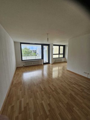 Schöne 3-Zimmer Wohnung mit Balkon