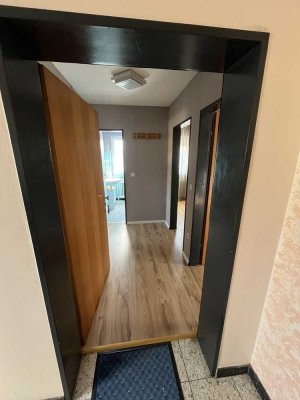 Schöne 3 Zimmer Dachgeschoss Wohnung