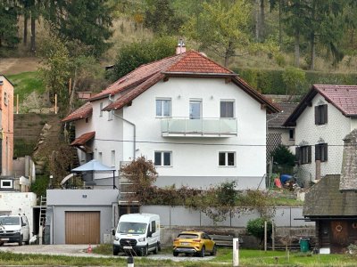 Zweifamilienhaus mit zwei separaten Wohneinheiten in ruhiger Lage nahe der Feldaist!