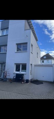 Zuhause mit 4+1 Zimmern in Offenbach am Main