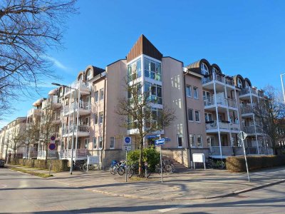 Zwischen Uni-Klinikum und Zentrum - freie 2-Zimmer-Wohnung mit Aufzug und Balkon im Theaterviertel