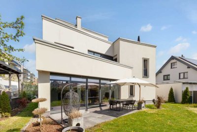 Penthouse-Gefühl im eigenen Haus – moderne Designvilla mit Dachterrassen und Wärmepumpe