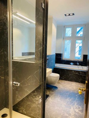 Sehr schöne und bezugsfreie 3 Zimmer Altbau Wohnung im Samariter-Viertel.