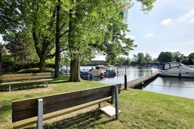 Traumhafte möblierte 3-Zimmer-DG mit Dachterrasse direkt am Wasser in Berlin (Müggelheim)