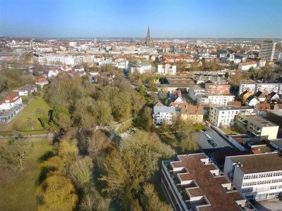 MITTEN IM BLAUPARK: TOP MODERNE PENTHOUSE-MAISONETTE-WOHNUNG MIT TG-STELLPLATZ