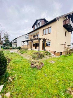 Charmante Erdgeschosswohnung mit Terrasse, Garten und Garage – Wohlfühloase in bester Lage