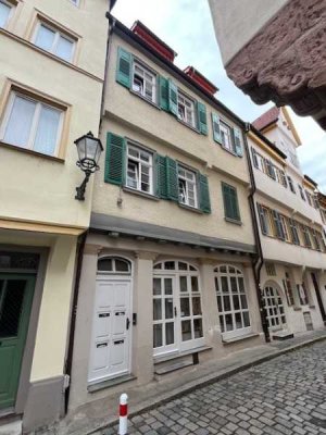 Esslingen-Altstadt: Schmucke 2,5-Zimmer DG Maisonette Wohnung