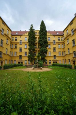 Historischer Charme trifft moderne Lebensqualität: 2-Zimmer Wohnung in begehrter Lage von Pankow