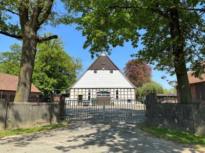 Vor den Toren Bielefeld's steht diese energetisch sanierte Hofstelle und bietet viele Vorzüge