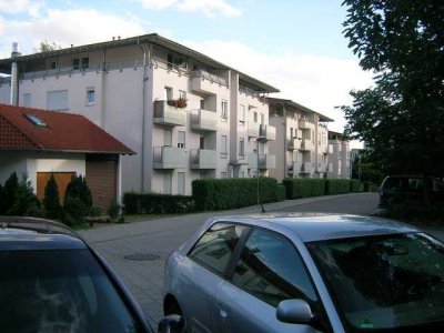 Frisch renoviert, nur email Anfrage mit Beruf, Tätigkeit, Einkommen und Befristung