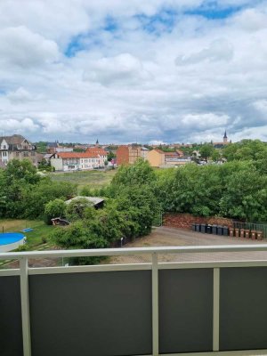 3 ZKB mit Einbauküche, Balkon und Stellplatz in Nordhausen zu vermieten !