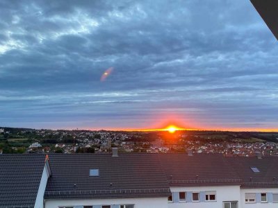 Attraktive 4-Zimmer Wohnung mit Balkon im 3. OG mit traumhaftem Ausblick über die schwäbische Ostalb
