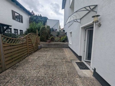 Gemütliche 3-Zimmer-Wohnung mit großzügiger Terrasse in 4-Familienhaus