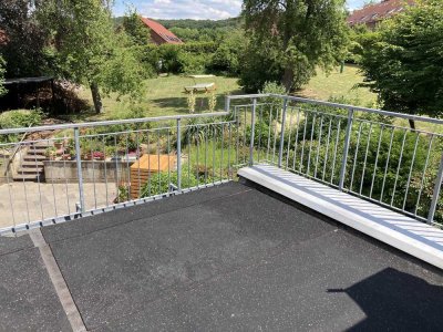 Schöne 4-Zimmer-Wohnung zzgl. Empore mit sonnigem Balkon und großem Garten in Hattingen